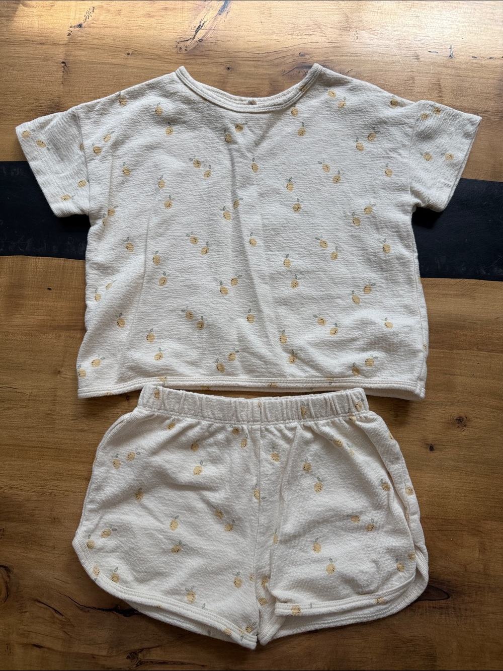 Quincy Mae Cream Short Sleeve Pajama Set with Yellow Lemon Print